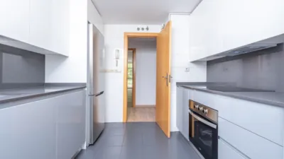 Apartment in Alameda de Osuna photo 9
