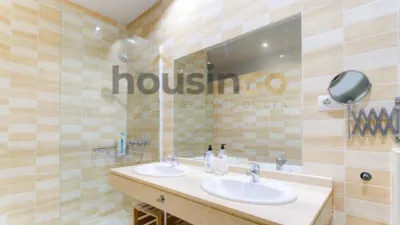 Apartment in Salamanca District photo 21