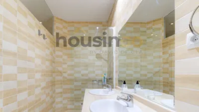 Apartment in Salamanca District photo 23