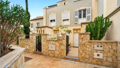 Townhouse on Calle Tinguafaya photo 2