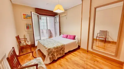 Piso en alquiler en Calle de Miguel Villanueva, Centro (Logroño) de 850 €<span>/mes</span>