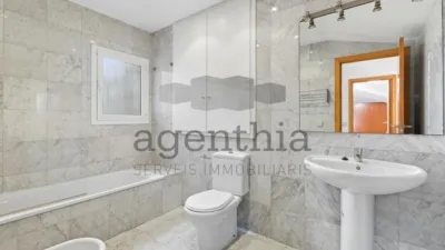 Duplex in Carrer de les Ferreries Velles photo 20