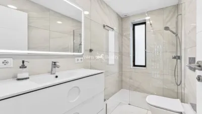 Apartment on Avenida de Rafael Puig Lluvina photo 15