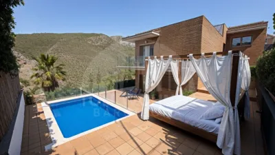 House in Les Botigues photo 3
