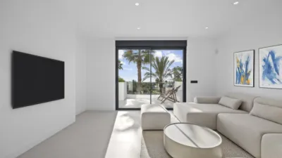 Duplex penthouse with 3 bedrooms for sale in Golden Hills Estepona. Each residence combines contemporary design with high-end finishes, featuring exquisite Italian porcelain flooring, Air Zone air conditioning in every room, a home automation system, electric blinds, luxury modern kitchens and bathrooms, and advanced lighting systems to create an atmosphere of comfort and sophistication. The terraces are spacious and include a jacuzzi, while the ground-floor duplexes come with a private pool. Each house includes one underground parking space. Common areas feature gardens, swimming pools, a fully equipped gym, and a coworking area for all residents. Delivery June 2026 photo 4