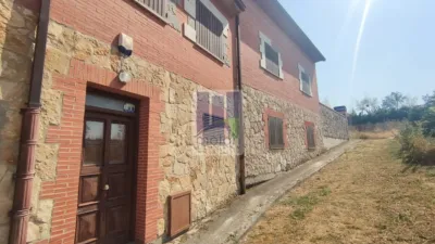House on Olmos de Atapuerca Street photo 4