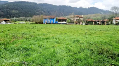 Terreno en venta en Pravia - More
