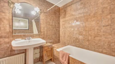 Apartment on Bartolomé de Carranza Street photo 40