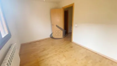 Terraced house for sale in Orcoyen (Navarre). The property is located in a quiet area with excellent transport links. It features its own garden and garage. The ground floor comprises the living room, kitchen, one bedroom, and a shower room, with access from here to the basement. The upper floor includes the master bedroom with an en-suite bathroom, plus two further bedrooms served by a full family bathroom. If you are interested, please request more information without any obligation. photo 8
