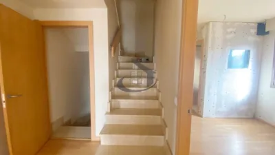 Terraced house for sale in Orcoyen (Navarre). The property is located in a quiet area with excellent transport links. It features its own garden and garage. The ground floor comprises the living room, kitchen, one bedroom, and a shower room, with access from here to the basement. The upper floor includes the master bedroom with an en-suite bathroom, plus two further bedrooms served by a full family bathroom. If you are interested, please request more information without any obligation. photo 9
