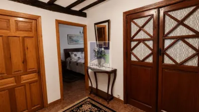 House on Olmos de Atapuerca Street photo 12