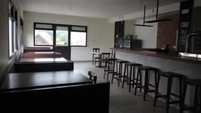 Local comercial en alquiler en Lubre - Vista 2