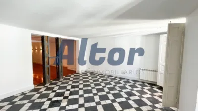 Piso en alquiler en Centro - Imagen 2