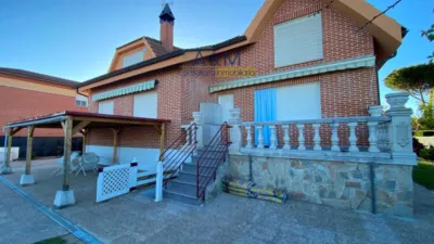 Chalet en venta en Calle de Miguel Delibes, Boecillo de 365.000 €