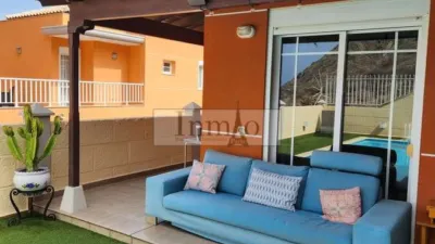 Chalet pareado en venta en Avenida de San Francisco, 30, Los Cristianos (Arona) de 1.080.000 €