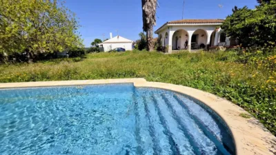 House located near the N-340, just a step away from Conil. Good area. photo 3