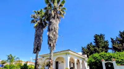 House located near the N-340, just a step away from Conil. Good area. photo 5