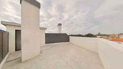 Penthouse close to the town centre and just minutes from the beach. photo 2