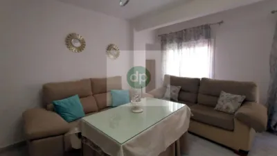 Piso en alquiler en en La Autopista, Próximo A Institutos y Colegios., Pardaleras (Badajoz Capital) de 700 €<span>/mes</span>