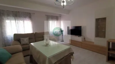 Piso en alquiler en en La Autopista, Próximo A Institutos y Colegios., Pardaleras (Badajoz Capital) de 700 €<span>/mes</span>
