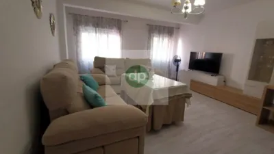 Piso en alquiler en en La Autopista, Próximo A Institutos y Colegios., Pardaleras (Badajoz Capital) de 700 €<span>/mes</span>