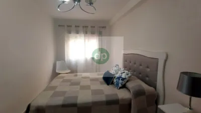 Piso en alquiler en en La Autopista, Próximo A Institutos y Colegios., Pardaleras (Badajoz Capital) de 700 €<span>/mes</span>