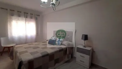 Piso en alquiler en en La Autopista, Próximo A Institutos y Colegios., Pardaleras (Badajoz Capital) de 700 €<span>/mes</span>