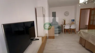 Piso en alquiler en en La Autopista, Próximo A Institutos y Colegios., Pardaleras (Badajoz Capital) de 700 €<span>/mes</span>