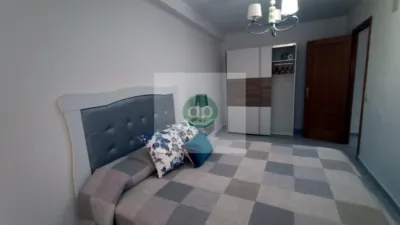 Piso en alquiler en en La Autopista, Próximo A Institutos y Colegios., Pardaleras (Badajoz Capital) de 700 €<span>/mes</span>