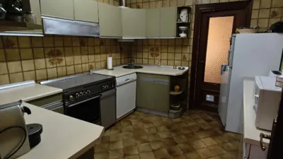 Apartment in a property located on the Main Square of the town. photo 18