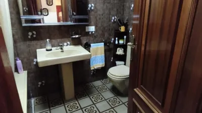 Apartment in a property located on the Main Square of the town. photo 8