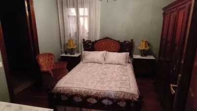 Apartment in a property located on the Main Square of the town. photo 13