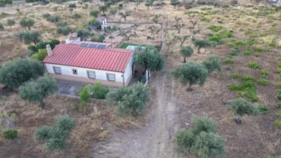 House with Pool in Alcuéscar photo 13