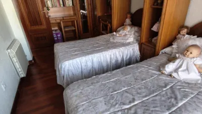 Apartment in a property located on the Main Square of the town. photo 4