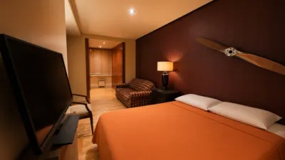 Apartment Just Minutes from La Plaza del Dos de Mayo photo 11