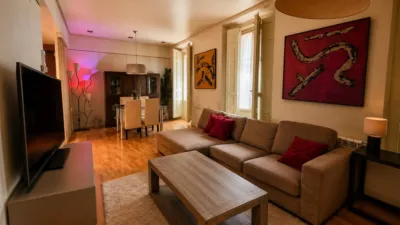 Apartment Just Minutes from La Plaza del Dos de Mayo photo 2