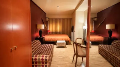 Apartment Just Minutes from La Plaza del Dos de Mayo photo 9