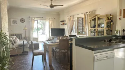 Detached English-Style Villa photo 10