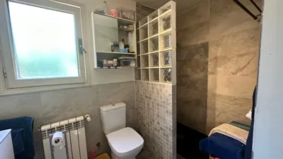 Detached English-Style Villa photo 15
