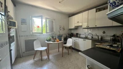 Detached English-Style Villa photo 17
