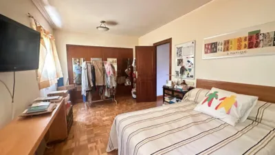 Detached English-Style Villa photo 14