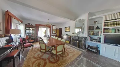 Detached English-Style Villa photo 31