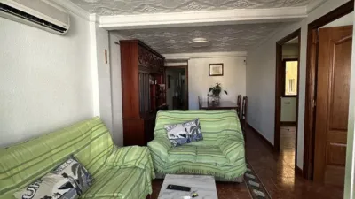 Apartment in a Central Square, Surrounded by Amenities. photo 4