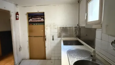 Flat near Lutxana Commuter Rail Station. photo 6