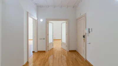 Apartment on Diagonal - Francesc Macià photo 3