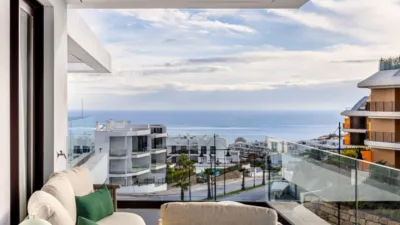 Apartment on Fuengirola Avenue, Between the AP-7 and the Sea. photo 2