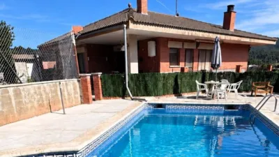 House in La Vall de Montserrat Area photo 2