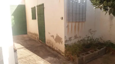 Townhouse just a few steps from Virgen de La Consolación Primary School photo 2