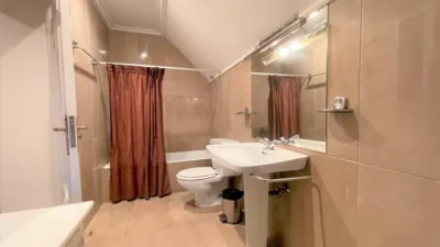 Duplex in Artaza Area photo 23