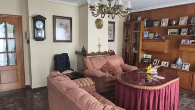Semi-detached house located next to El Pino Street, just 5 minutes from the city centre. photo 2